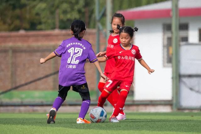 泰晤士报：曼联接近任命阿莫林 范尼可能只带一场