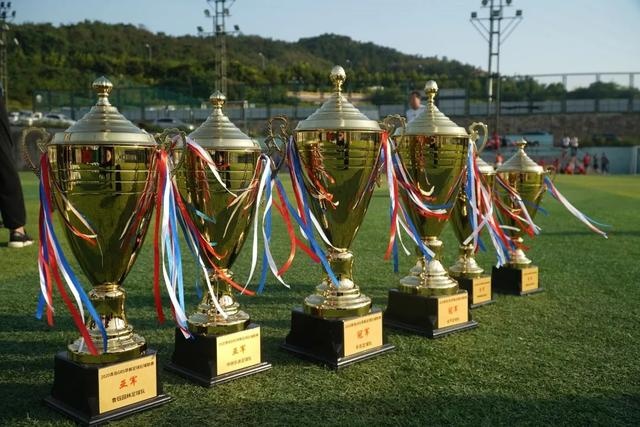 猛龙大胜篮网止3连败 瓦格纳22分魔术力克骑士