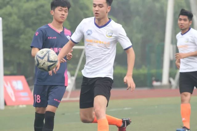 那不勒斯队史首次提前2轮晋级16强 各赛事17场不败