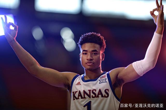 霍勒迪26分东契奇空砍三双 绿军力克独行侠2-0